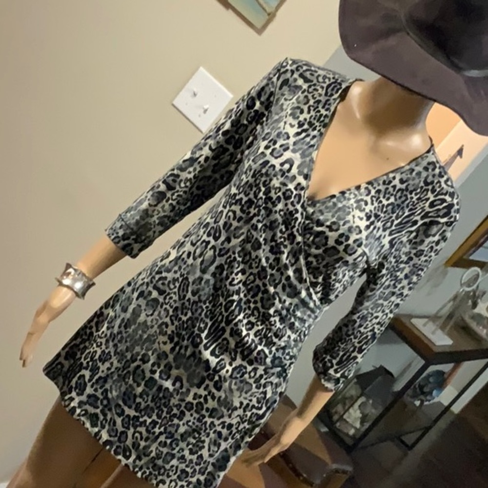 EVO VORRO DRESS LEOPARD PRINT SIZE S ACRYLIC, NYLON, & SPANDEX